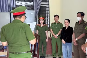 Giám đốc Công ty TNHH Trần Kim Huyền bị bắt tạm giam để điều tra theo quy định. (Ảnh: CA)