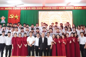 37/37 học sinh Trường THCS và THPT Đông Du đoạt giải học sinh giỏi cấp tỉnh năm học 2025-2026.