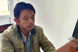 Tài xế Võ Hùng Vương. (Ảnh: SĐ)