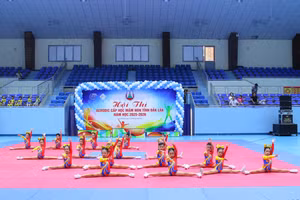 Tiết mục khai màn Hội thi Aerobic mầm non khu vực phía Tây Đắk Lắk. (Ảnh: TH)