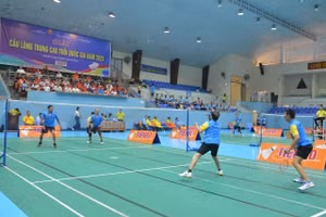 Trận đấu mở màn giải đấu của ở nội dung đôi nam. (Ảnh: TT)