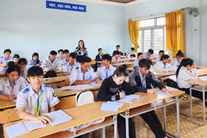 Mặc dù gặp nhiều khó khăn, nhưng thầy và trò Trường THPT Phan Chu Trinh - Cư Jút vẫn nỗ lực duy trì chất lượng dạy học.