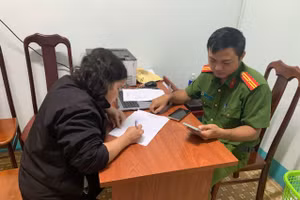 Một chủ tài khoản mạng xã hội bị xử phạt vi phạm hành chính do đăng tải thông tin sai sự thật về mưa lũ tại Đắk Lắk. (Ảnh: ANM)