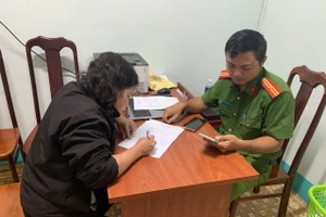 Một chủ tài khoản mạng xã hội bị xử phạt vi phạm hành chính do đăng tải thông tin sai sự thật về mưa lũ tại Đắk Lắk. (Ảnh: ANM)