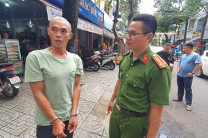 Thảo bị bắt sau 24 giờ thực hiện hành vi cướp giật vé số. (Ảnh: TT)