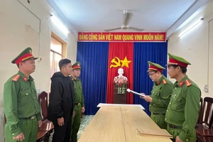 Cơ quan chức năng thực hiện các quyết định tố tụng đối với Đăng. (Ảnh: NK)