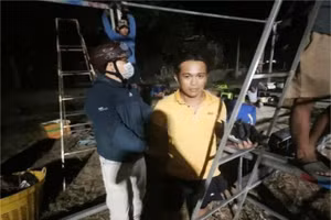 Nguyễn Trung Tín bị bắt khi đi theo các đoàn lô tô để che giấu thân phận. (Ảnh: CA)