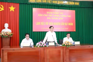 Phó Thủ tướng Bùi Thanh Sơn làm việc với Viện Nghiên cứu hạt nhân tỉnh Lâm Đồng. (Ảnh: Thành Tâm)