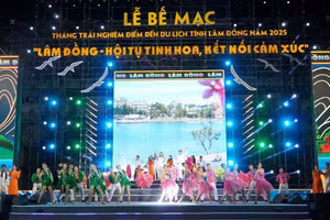 Toàn cảnh Lễ bế mạc “Tháng trải nghiệm điểm đến du lịch tỉnh Lâm Đồng năm 2025”.