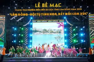 Toàn cảnh Lễ bế mạc “Tháng trải nghiệm điểm đến du lịch tỉnh Lâm Đồng năm 2025”.