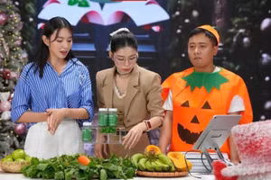 Màn quảng cáo kẹo rau củ KERA của Hoa hậu Thùy Tiên, Hằng Du Mục và Quang Linh Vlogs.