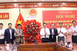 Đại biểu dự Hội nghị công bố quyết định của Ban Thường vụ Tỉnh ủy Đắk Lắk. (Ảnh: TT)