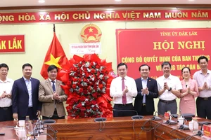 Đại biểu dự Hội nghị công bố quyết định của Ban Thường vụ Tỉnh ủy Đắk Lắk. (Ảnh: TT)