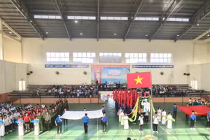 Các vận động viên dự lễ khai mạc Đại hội Thể dục thể thao xã Krông Ana. (Ảnh: TH)