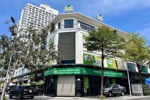 Trung tâm ngoại ngữ IALC (có trụ sở tại phường Tuy Hòa, tỉnh Đắk Lắk).