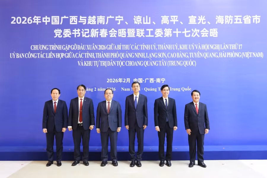 Các Bí thư Tỉnh ủy/Thành ủy: Quảng Ninh, Cao Bằng, Lạng Sơn, Tuyên Quang, Hải Phòng (Việt Nam) và Bí thư Khu ủy Khu tự trị dân tộc Choang Quảng Tây (Trung Quốc) tham dự Chương trình Gặp gỡ đầu Xuân 2026.