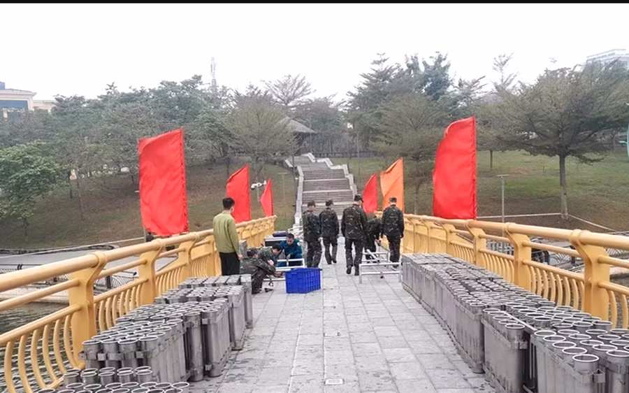 Tại điểm bắn pháo hoa cầu đi bộ - Công viên Văn Lang (phường Việt Trì) sẽ bắn 700 quả pháo tầm cao và 90 giàn pháo tầm thấp.