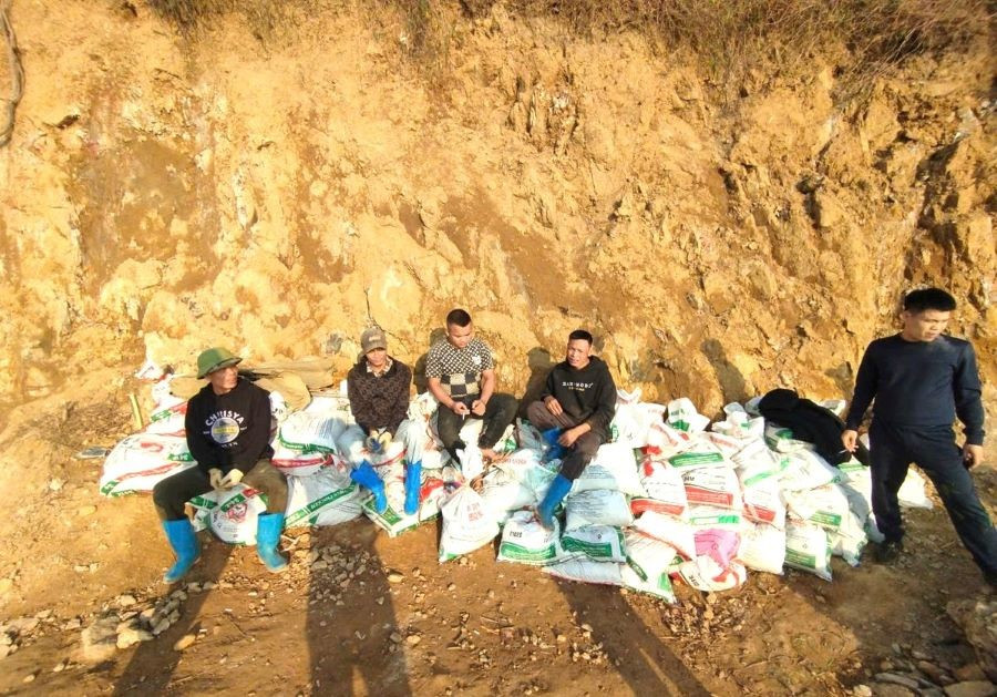 Nhóm đối tượng bị công an bắt giữ (ảnh: Công an Phú Thọ).