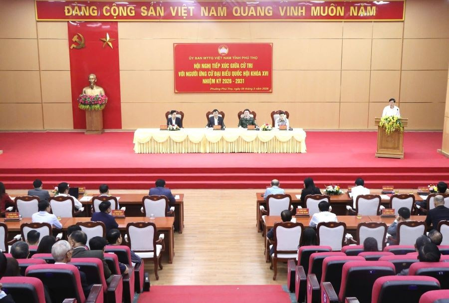 Quang cảnh Hội nghị tiếp xúc cử tri tại phường Phú Thọ (ảnh Trường Quân).