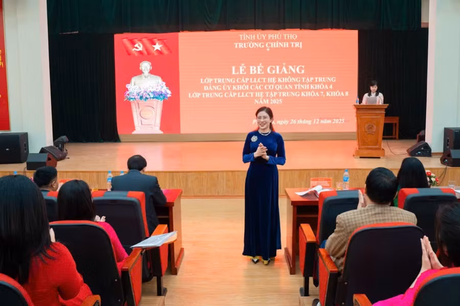 TS Bùi Thị Kim Tuyến, Hiệu trưởng Trường Chính trị tỉnh Phú Thọ.