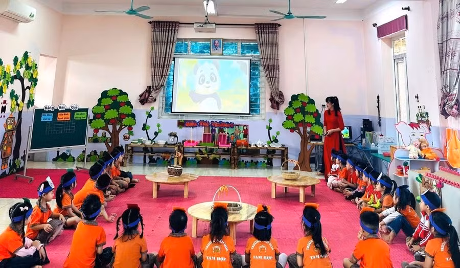 Trường Mầm non Tam Hợp đẩy mạnh ứng dụng công nghệ thông tin trong giáo dục trẻ.
