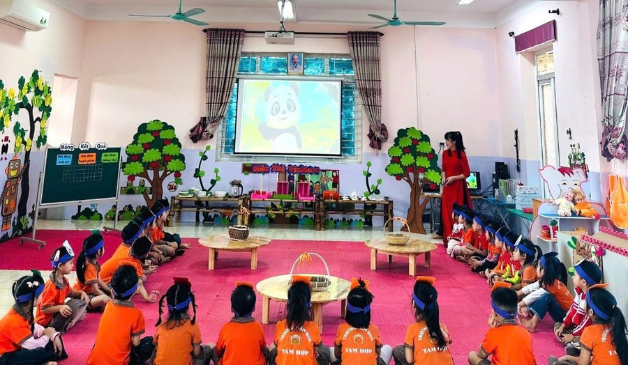 Trường Mầm non Tam Hợp đẩy mạnh ứng dụng công nghệ thông tin trong giáo dục trẻ.