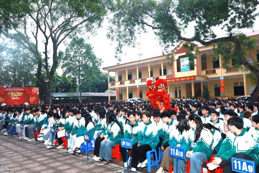 Sôi nổi chương trình ngoại khóa “Mừng Xuân Bính Ngọ 2026” tại Trường THPT Phong Châu.