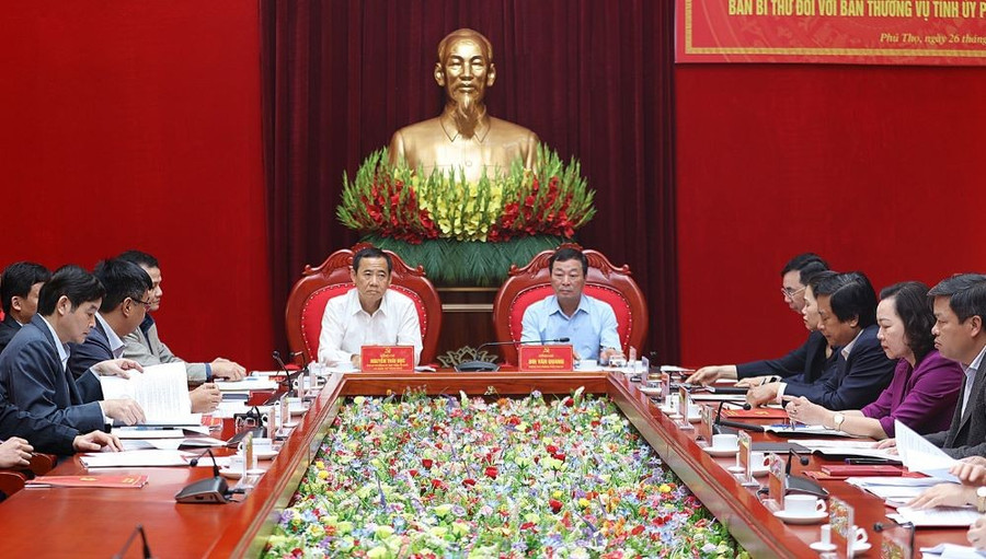 Quang cảnh buổi làm việc.