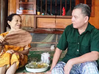 Thương binh Lê Văn Yêm và vợ Lê Thị Hồng. Ảnh: Thế Lượng