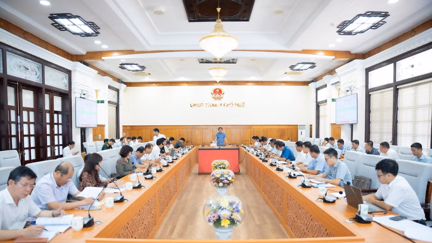 Cuộc họp báo cáo hoàn thiện Kế hoạch đầu tư công trung hạn vốn ngân sách Nhà nước giai đoạn 2026 - 2030 và tình hình giải ngân vốn đầu tư công năm 2026 tại TP Huế.