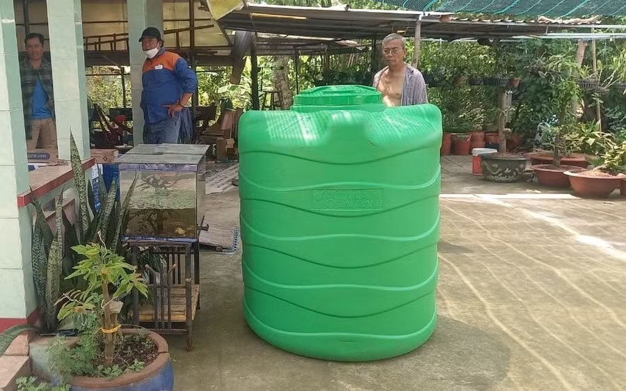 Dự trữ nước ngọt bằng các bồn chứa chất lượng là giải pháp hiệu quả trong mùa hạn mặn (Ảnh: Tân Á Đại Thành)
