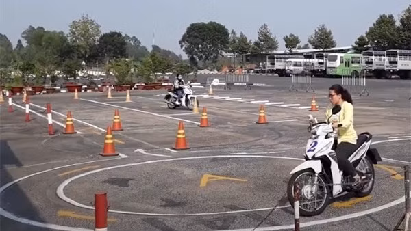 Bộ Công an bỏ một bài thi hình trong sát hạch bằng lái xe máy