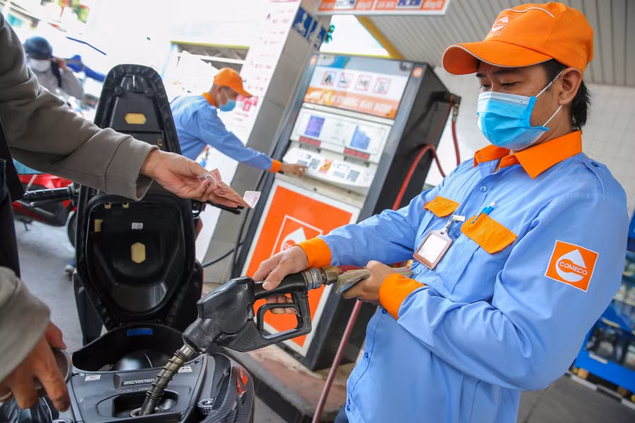 Giá xăng lần đầu tăng trong năm 2026