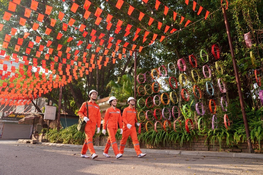 Lực lượng sẵn sàng ứng trực, đảm bảo cấp điện an toàn, ổn định dịp Tết