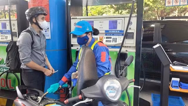 Giá xăng dầu trong nước đồng loạt tăng