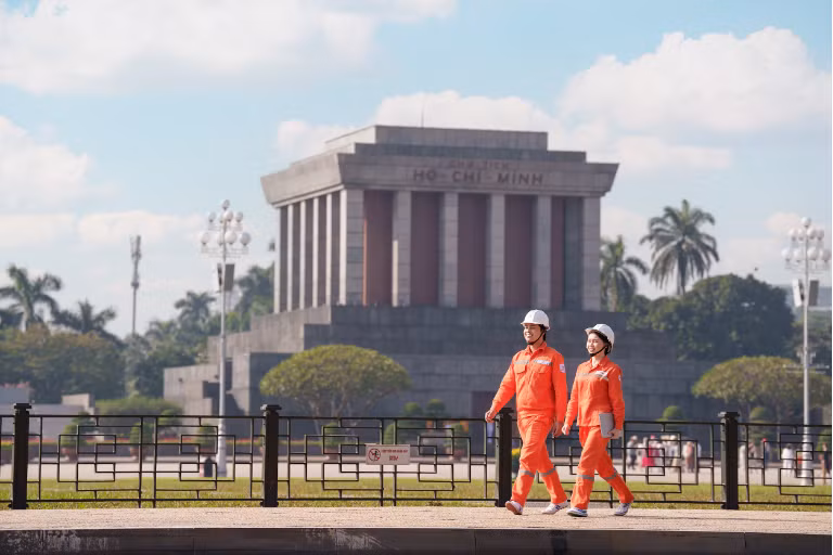 Rà soát hành lang lưới điện tại Quảng trường Ba Đình