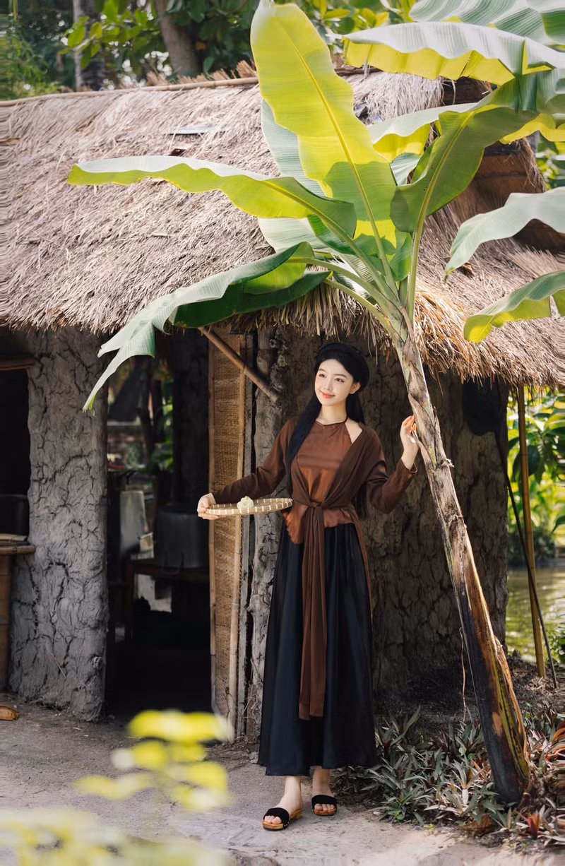 Ngoài ra, không chỉ có vẻ ngoài xinh đẹp, Lọ Lem còn có bảng thành tích học tập ấn tượng. quyen-linh-5.jpg