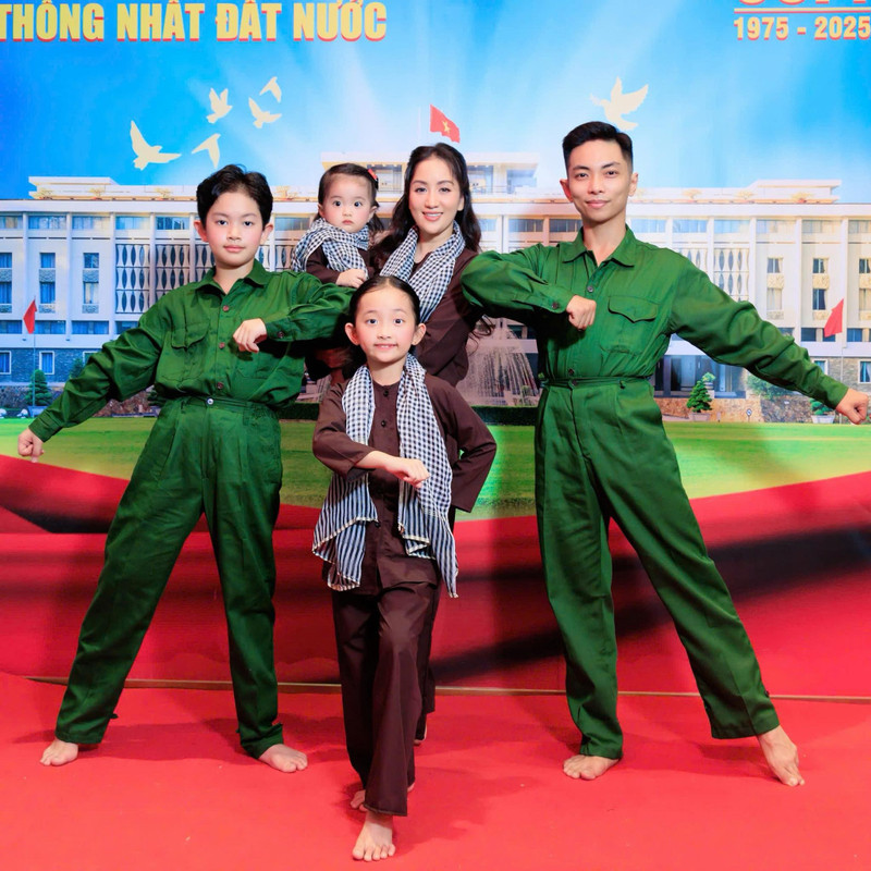khanh-thi-1.jpg