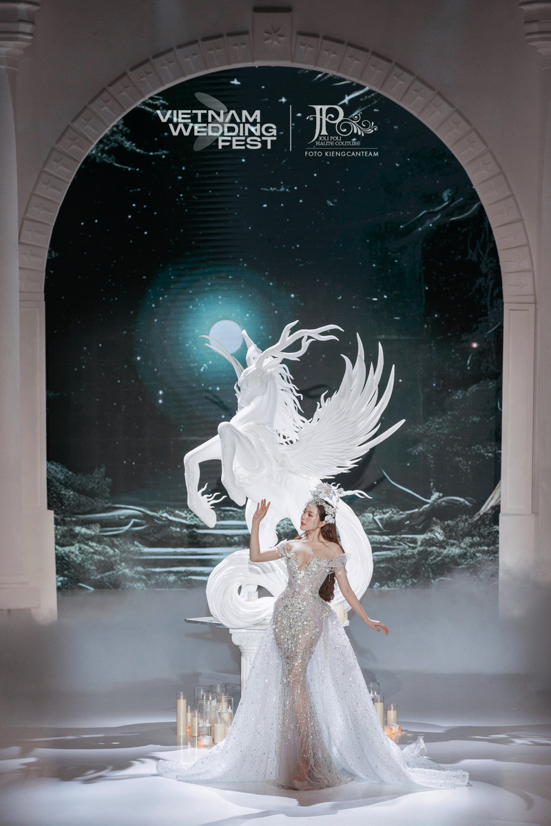 kieu-duy-dien-first-face-show-joli-poli-1.jpg