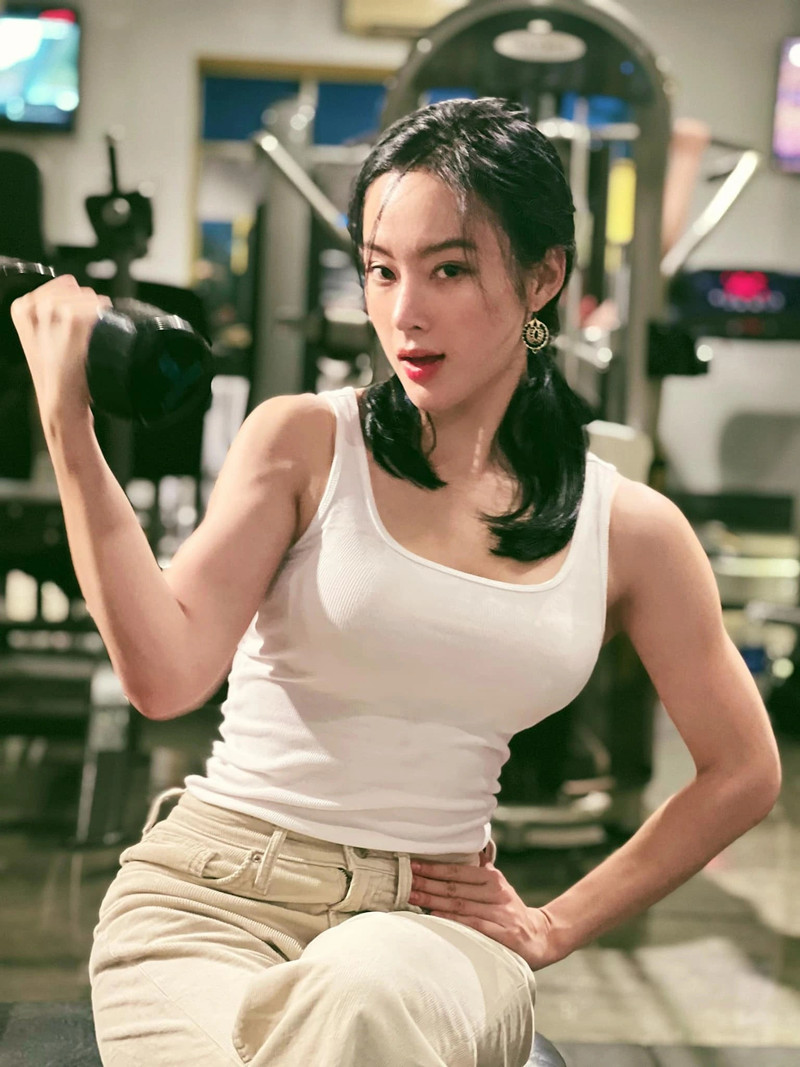 angela-phuong-trinh-012.jpg