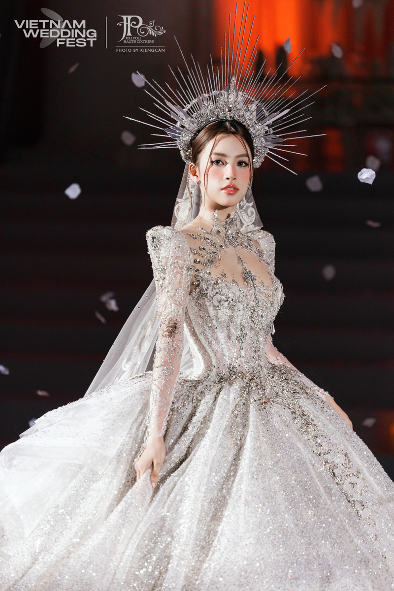 tieu-vy-dien-vedette-show-joli-poli-1.jpg