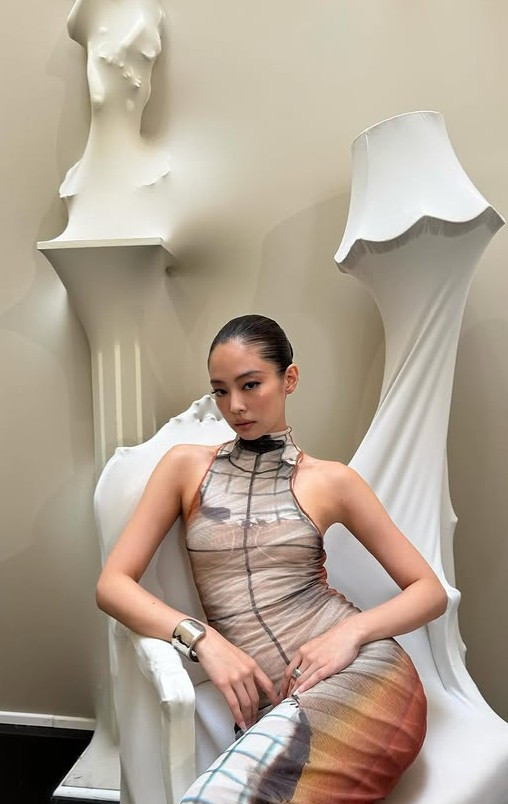 jennie-4.png