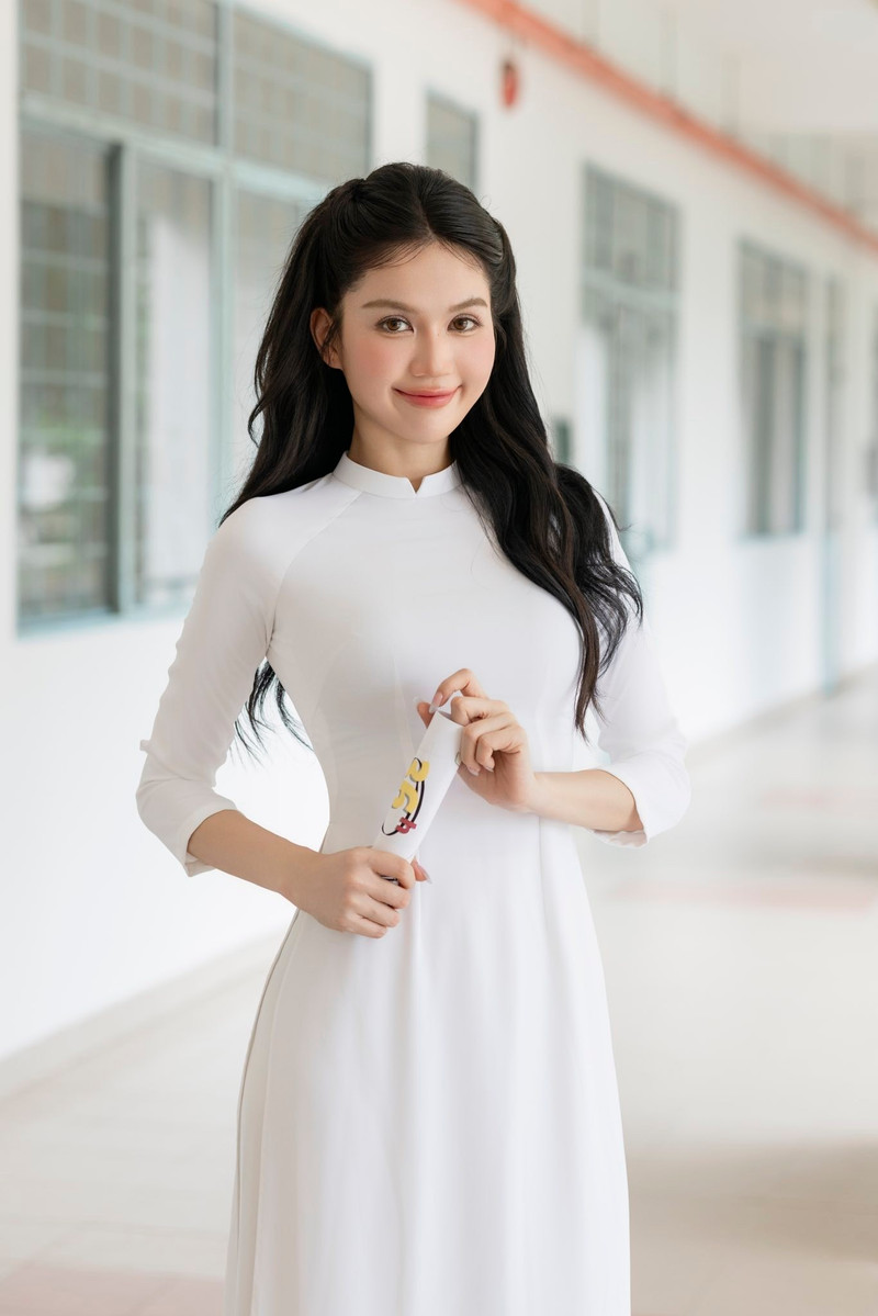ngoc-trinh-1.jpg