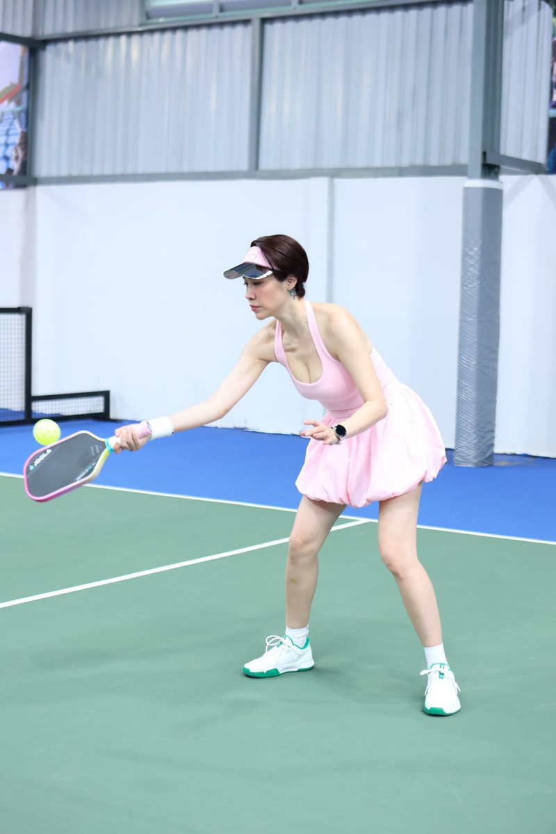 Tuy nhiên, về phía Công Vinh, anh lại "năm lần bảy lượt" phủ nhận vấn đề này. pha-le-9.jpg