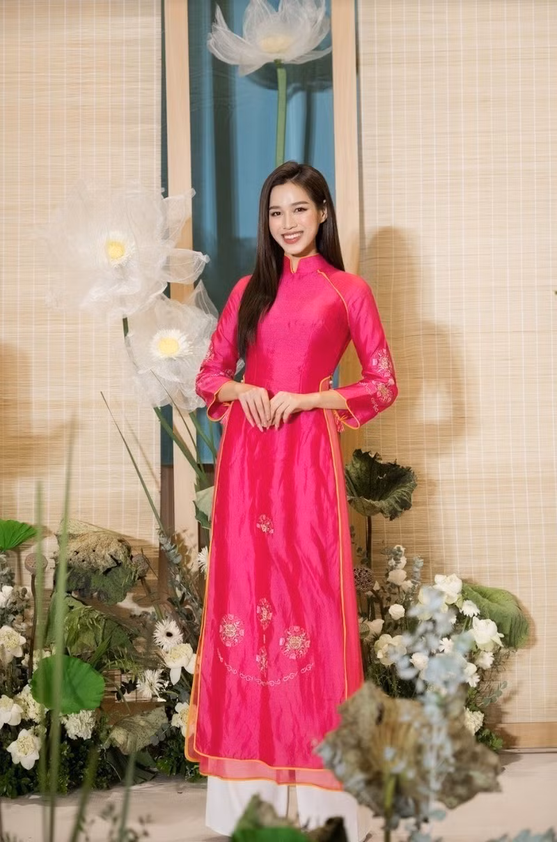 Đây đều là những tông màu an toàn, không quá nổi bật nhưng vẫn đủ tinh tế để tạo cảm giác sang trọng, gần gũi. do-thi-ha-9.jpg