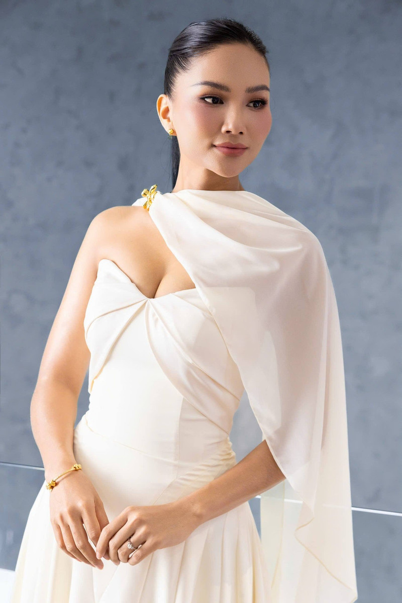 Trong nhiều năm hoạt động nghệ thuật, Hoa hậu H'Hen Niê luôn được biết đến với hình ảnh tích cực, yêu thương bản thân và đề cao giá trị nội tại. hh-hhen-nie-1.jpg