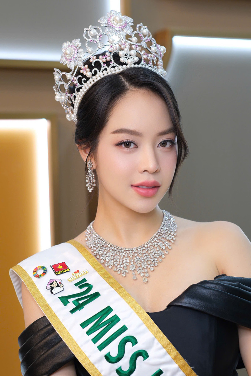 Sau chuyến công du tại Campuchia, Thanh Thủy về Việt Nam trước khi lên đường sang Nhật Bản để đồng hành cùng Miss International 2025, khép lại nhiệm kỳ bằng khoảnh khắc “final walk” đầy cảm xúc. img-7779.jpg
