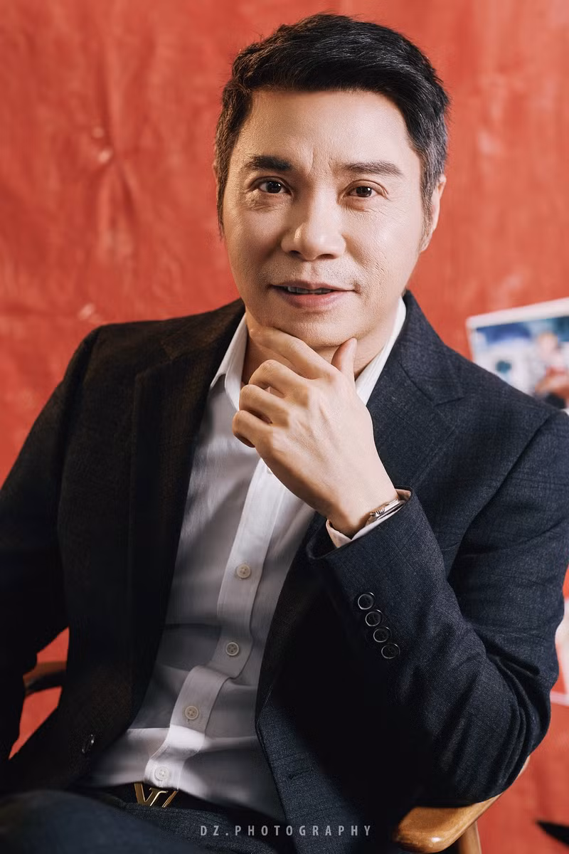 Mới đây, bộ ảnh đậm chất điện ảnh của NSND Công Lý cùng hai con riêng xthu hút sự chú ý của cộng đồng mạng. cong-ly-3.jpg