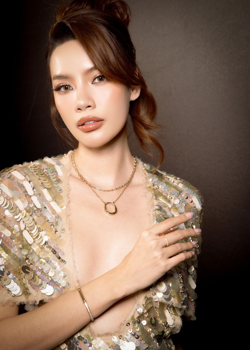 le-hoang-phuong-elle-12.jpg