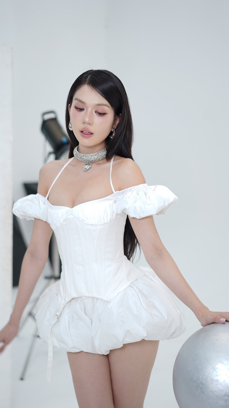 ngoc-trinh-4.jpg